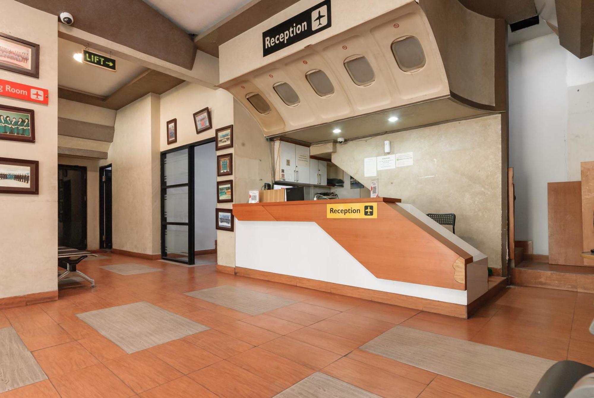 Hotel Reddoorz Near Mandaya Royal Hospital Puri Tangerang Zewnętrze zdjęcie