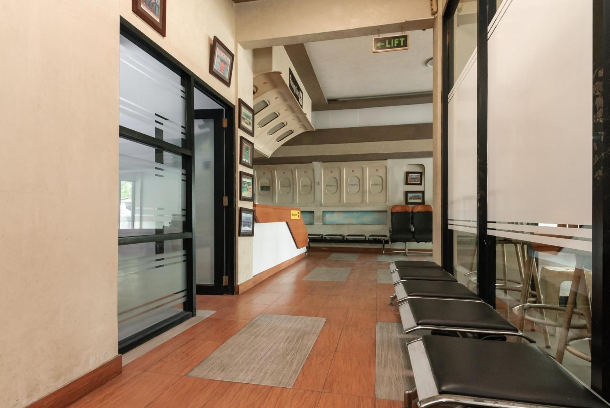 Hotel Reddoorz Near Mandaya Royal Hospital Puri Tangerang Zewnętrze zdjęcie