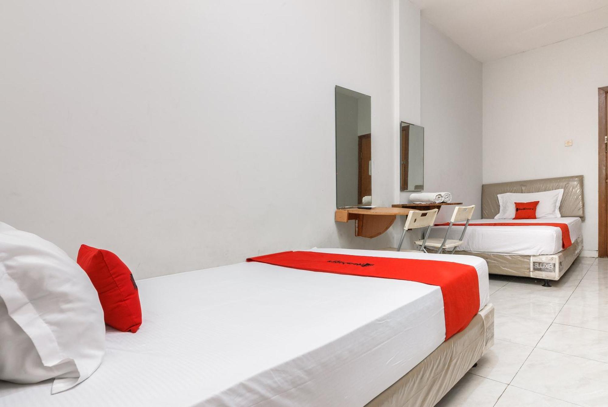 Hotel Reddoorz Near Mandaya Royal Hospital Puri Tangerang Zewnętrze zdjęcie