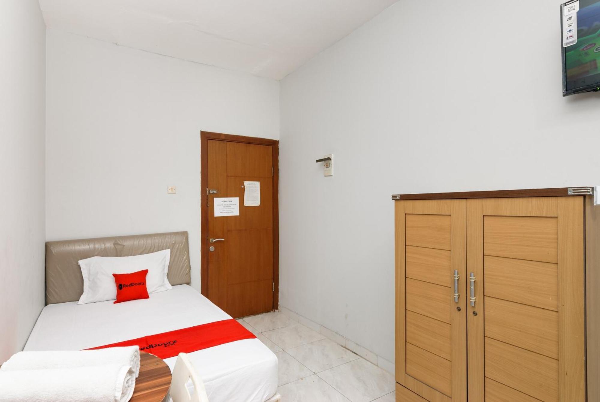 Hotel Reddoorz Near Mandaya Royal Hospital Puri Tangerang Zewnętrze zdjęcie