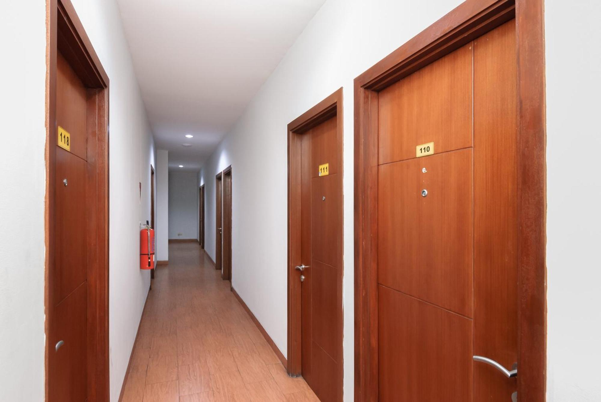 Hotel Reddoorz Near Mandaya Royal Hospital Puri Tangerang Zewnętrze zdjęcie