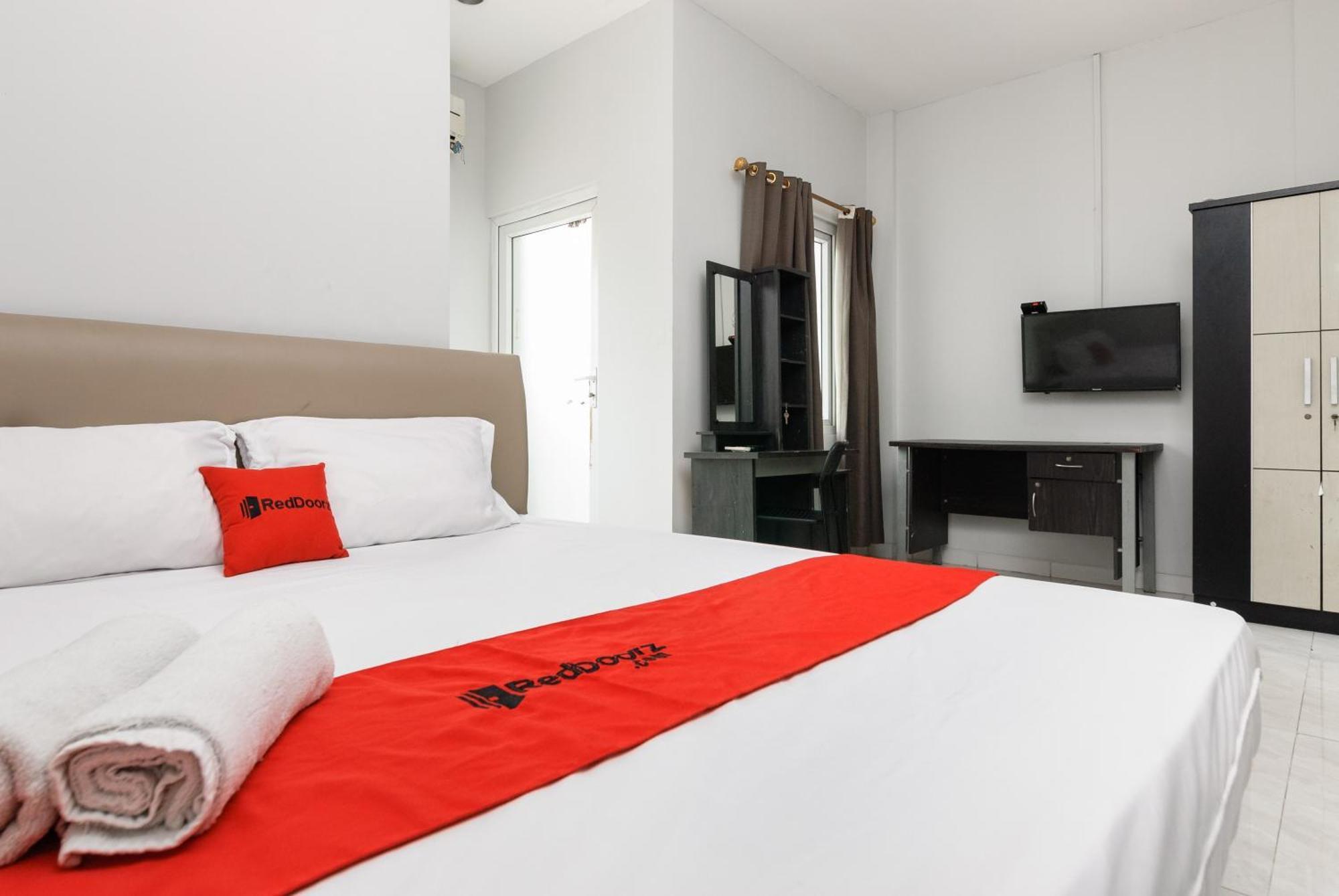 Hotel Reddoorz Near Mandaya Royal Hospital Puri Tangerang Zewnętrze zdjęcie