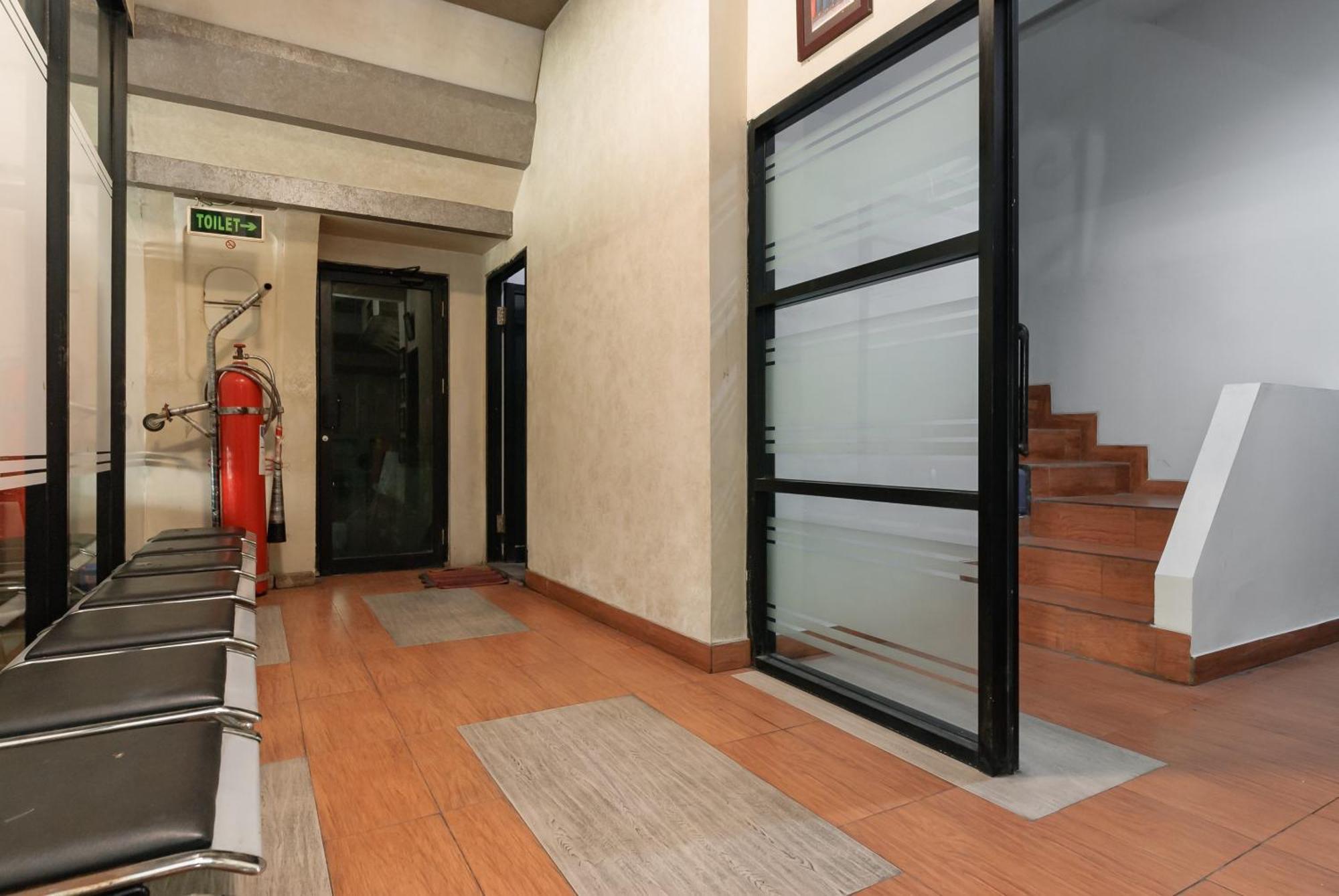 Hotel Reddoorz Near Mandaya Royal Hospital Puri Tangerang Zewnętrze zdjęcie