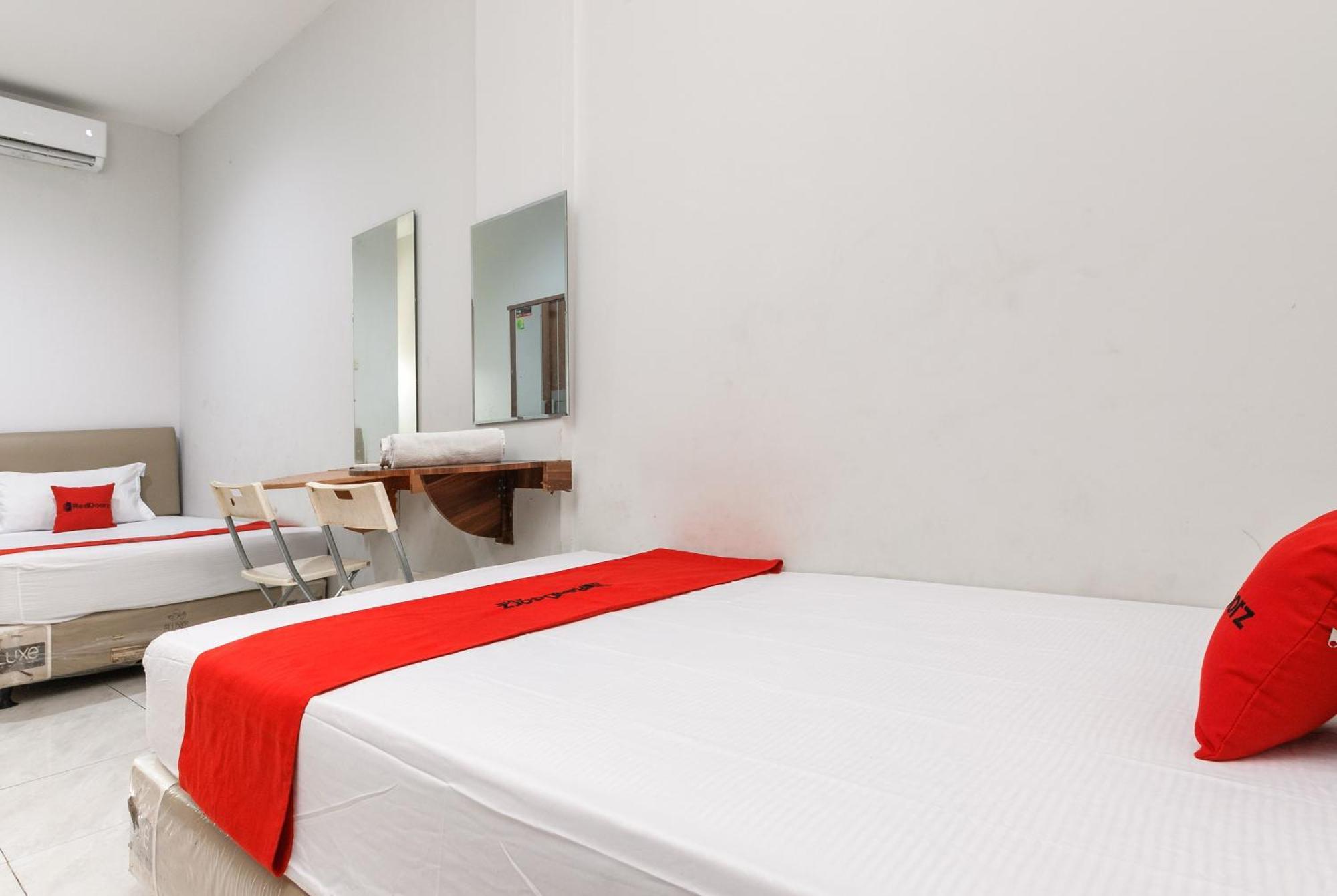 Hotel Reddoorz Near Mandaya Royal Hospital Puri Tangerang Zewnętrze zdjęcie