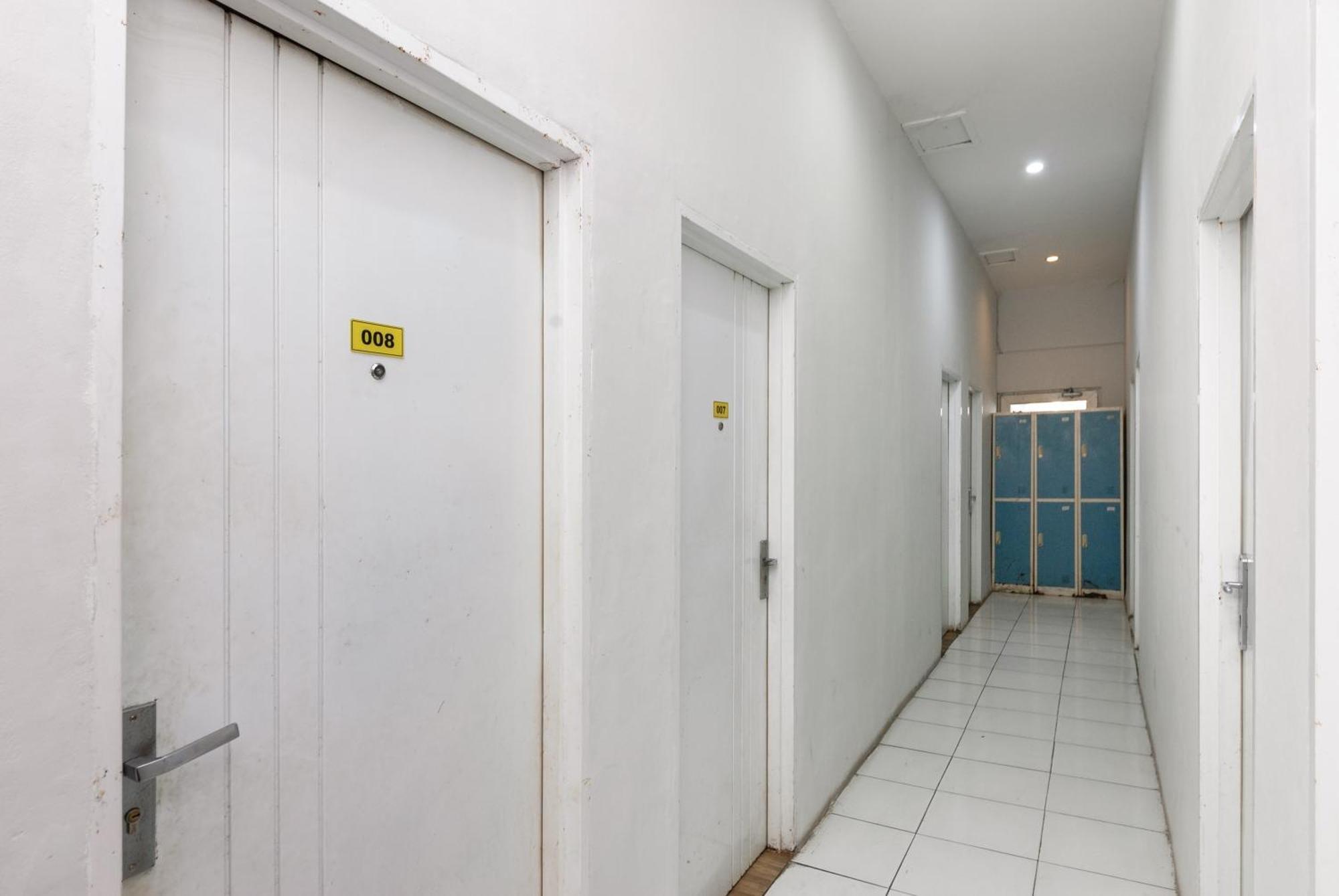 Hotel Reddoorz Near Mandaya Royal Hospital Puri Tangerang Zewnętrze zdjęcie