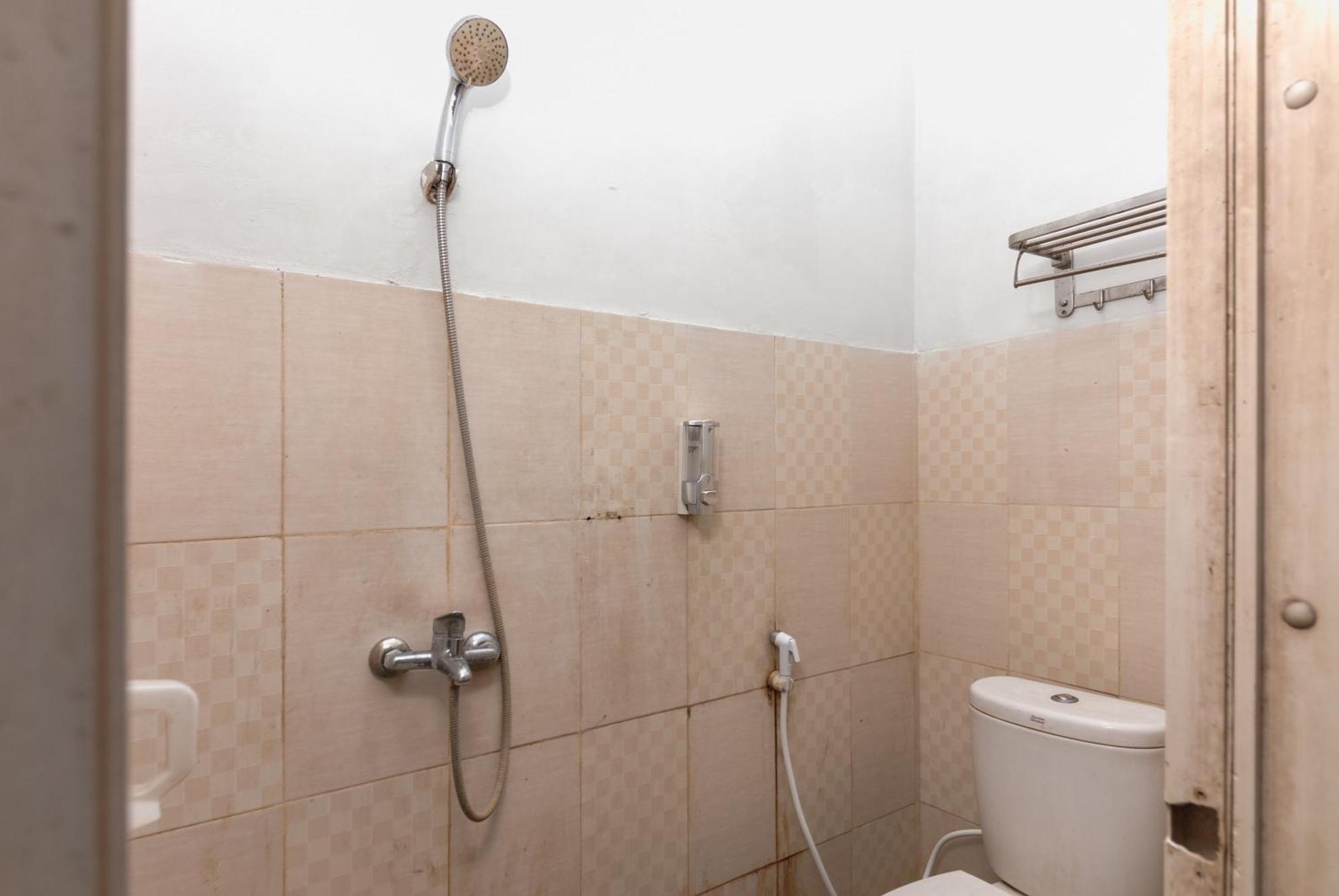 Hotel Reddoorz Near Mandaya Royal Hospital Puri Tangerang Zewnętrze zdjęcie