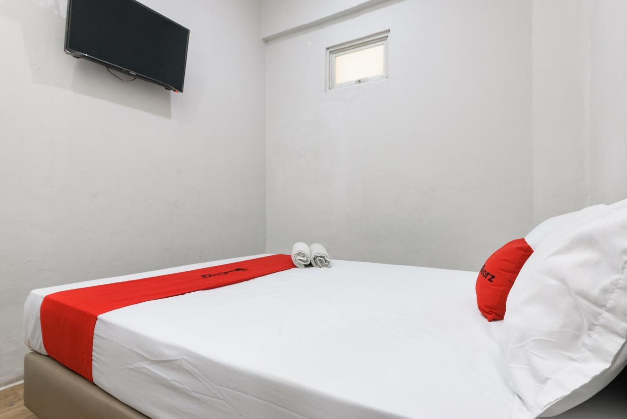Hotel Reddoorz Near Mandaya Royal Hospital Puri Tangerang Zewnętrze zdjęcie