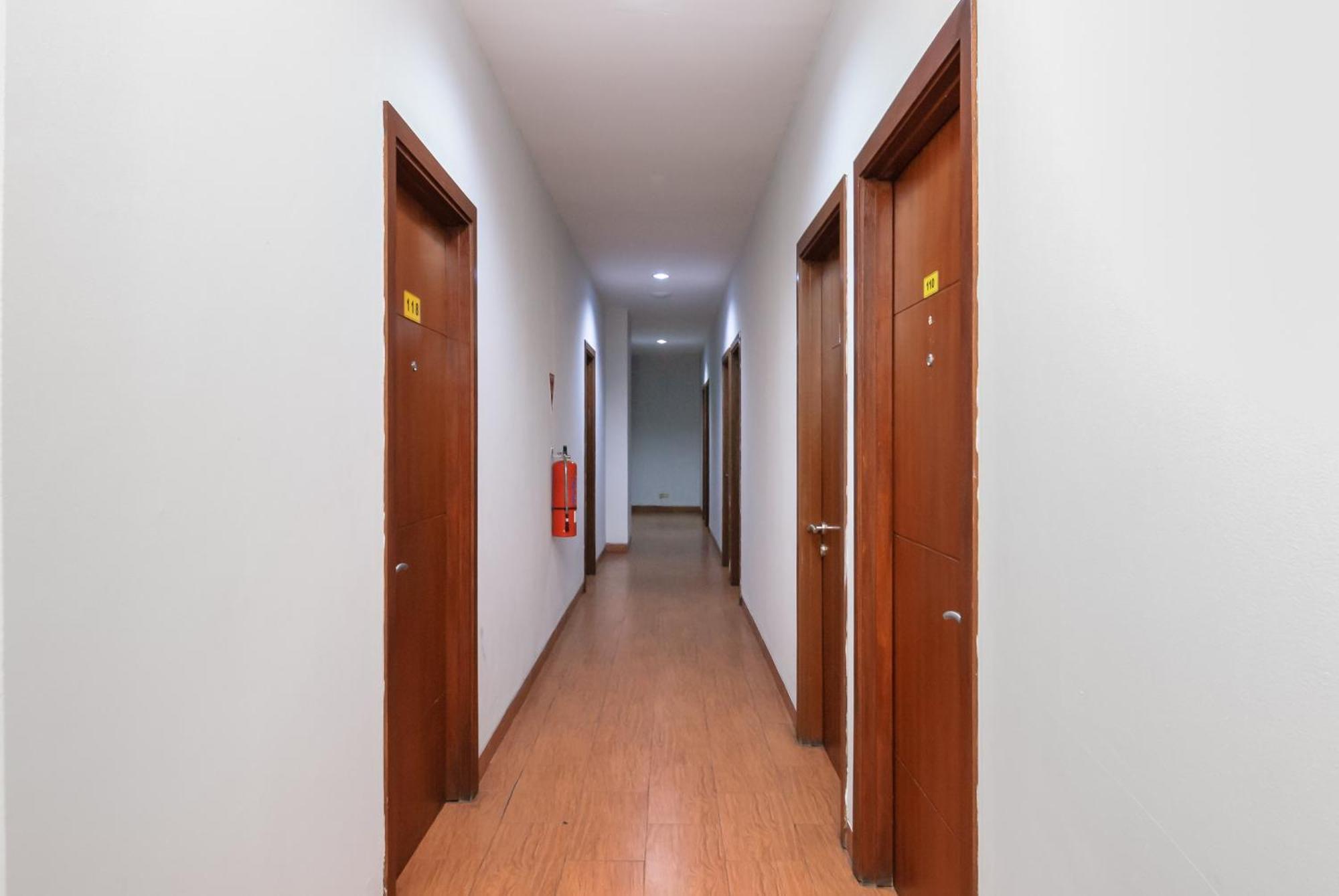 Hotel Reddoorz Near Mandaya Royal Hospital Puri Tangerang Zewnętrze zdjęcie