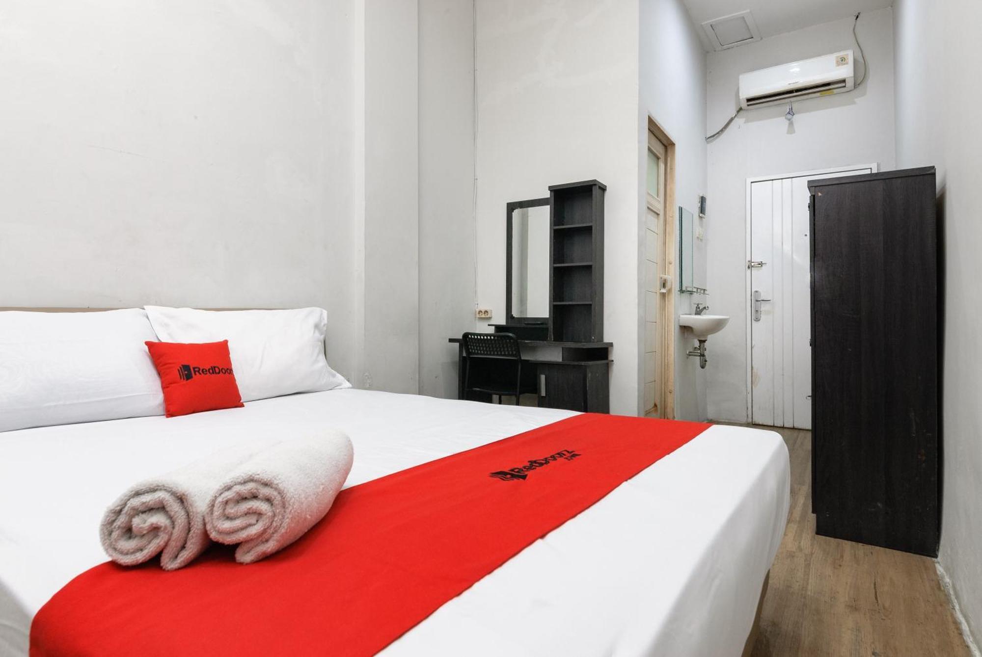 Hotel Reddoorz Near Mandaya Royal Hospital Puri Tangerang Zewnętrze zdjęcie